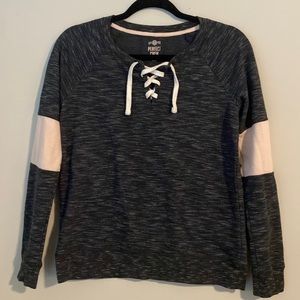 Perfect Crew small black and creamed long sleeve
